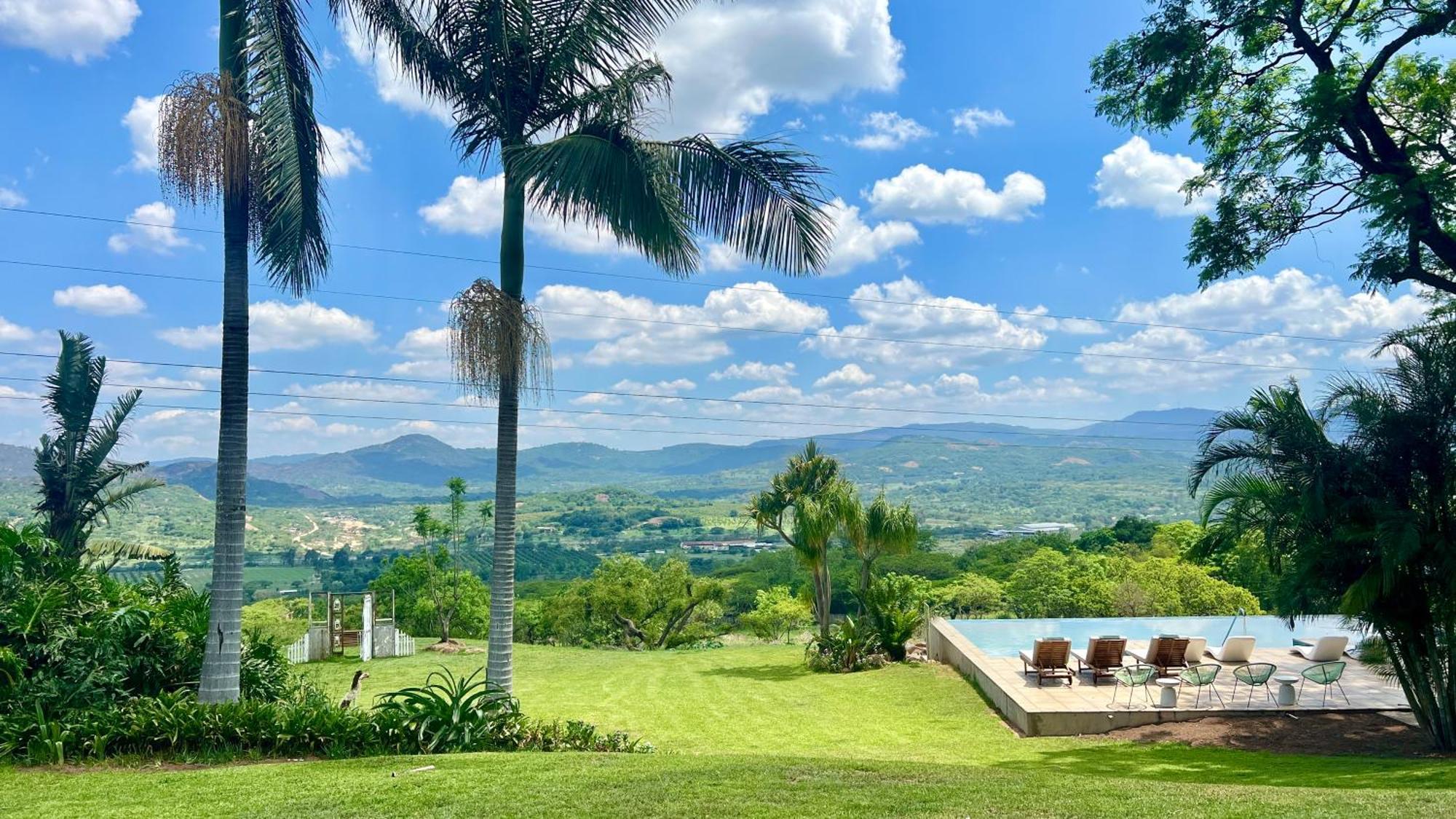 Loerieroep Estate - Mountainview Selfcatering Accommodation Nelspruit 넬스프리트 외부 사진
