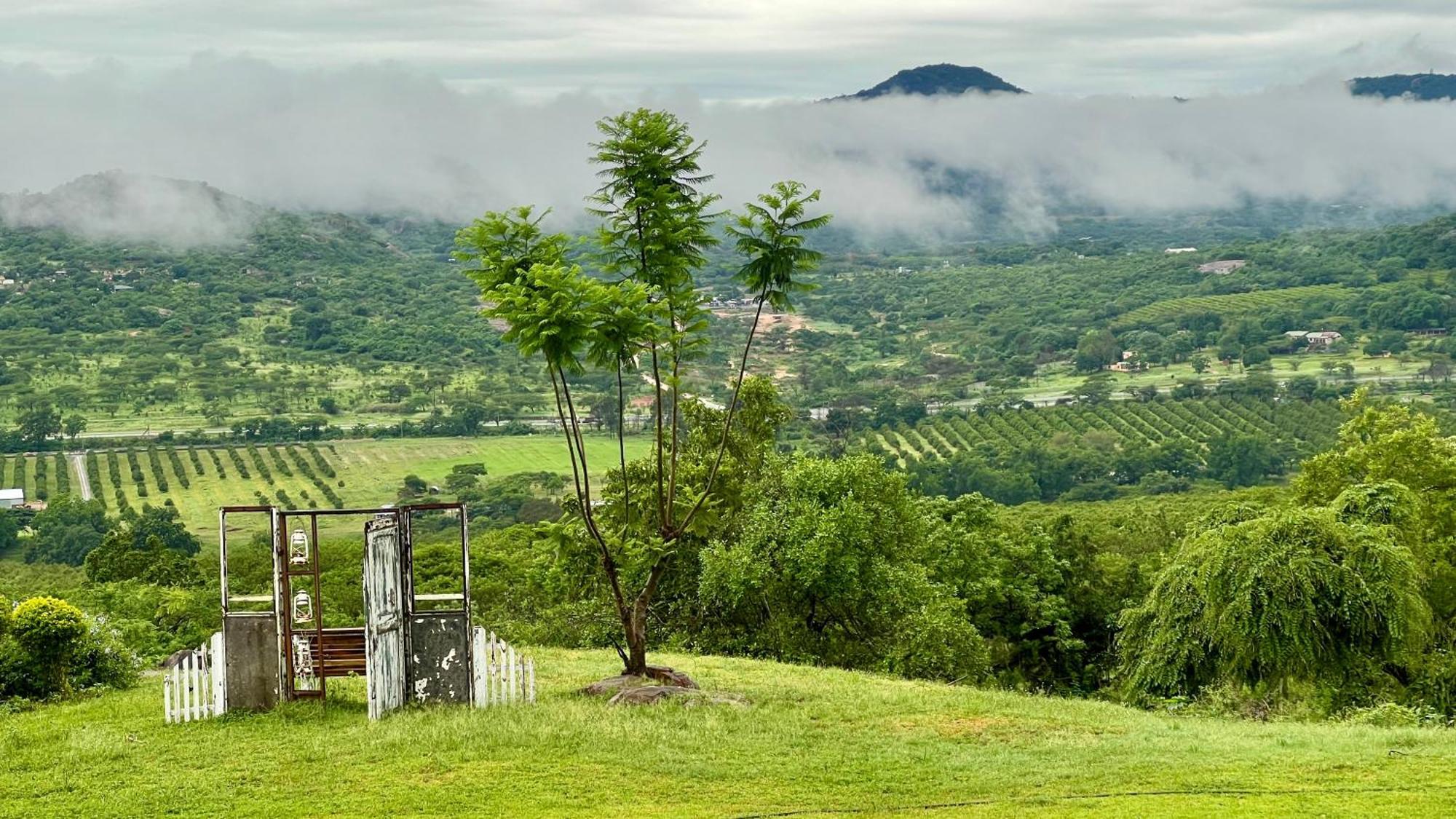 Loerieroep Estate - Mountainview Selfcatering Accommodation Nelspruit 넬스프리트 외부 사진