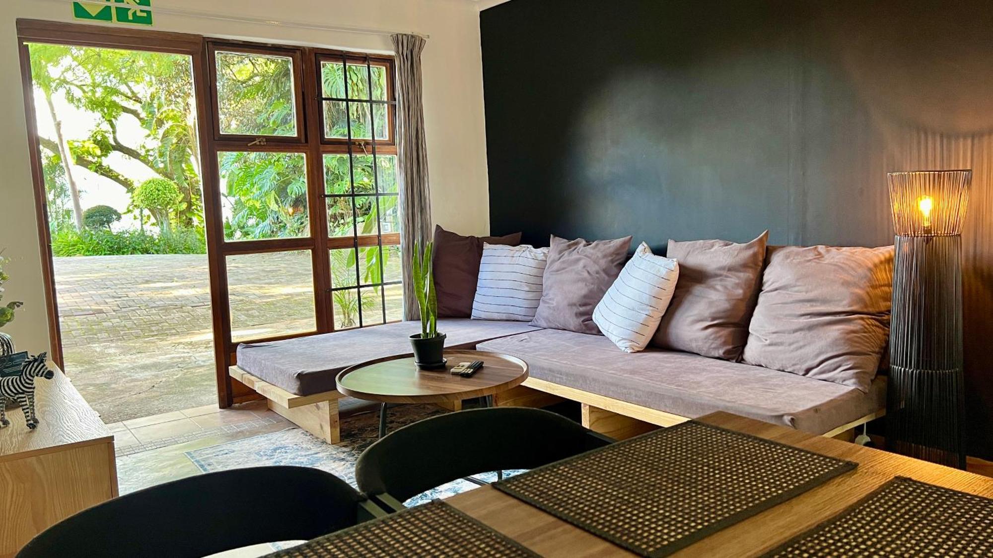 Loerieroep Estate - Mountainview Selfcatering Accommodation Nelspruit 넬스프리트 외부 사진